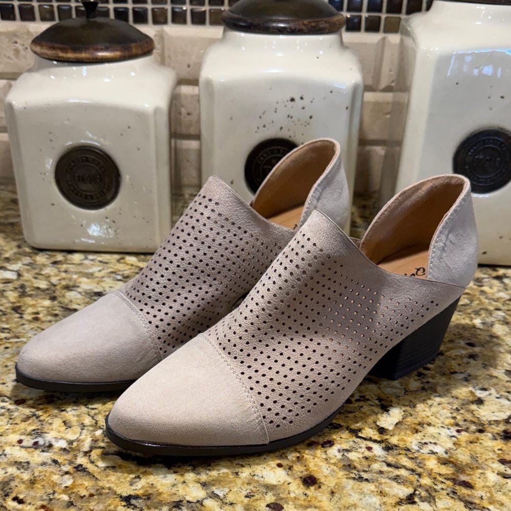 Qupid ankle boots